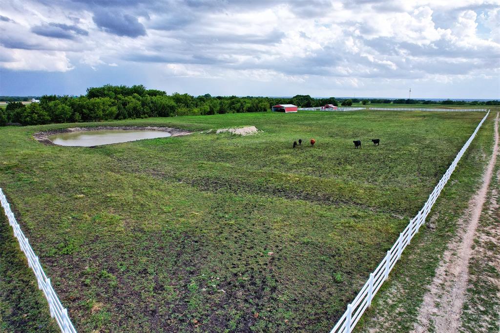 6882 N Interstate Highway 35 Property Photo 7