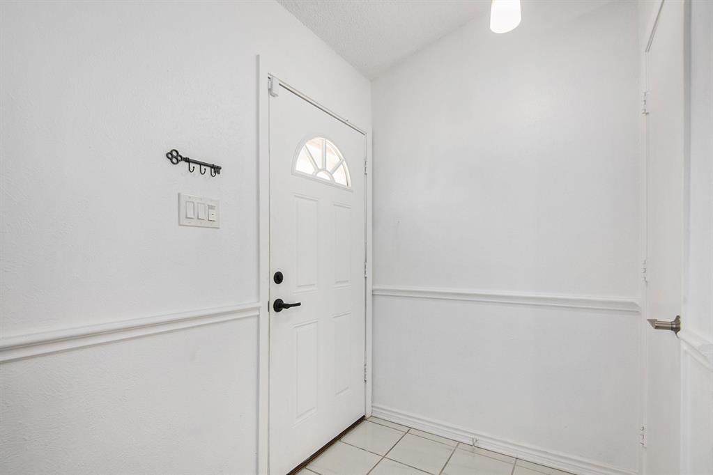 7320 Strawberry Way Property Photo 3