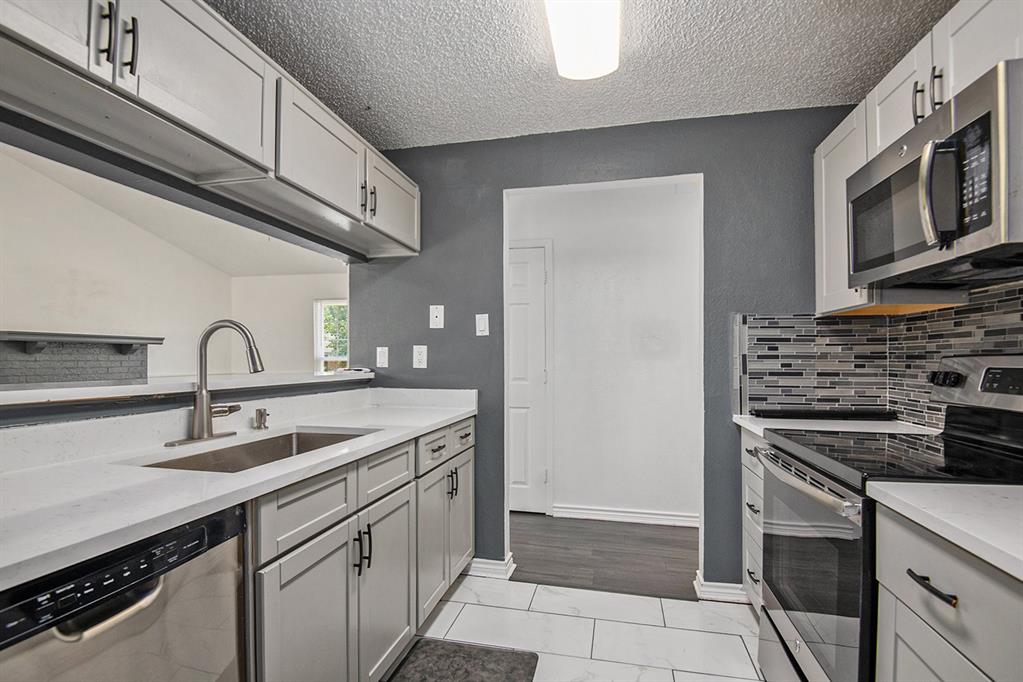 7320 Strawberry Way Property Photo 7