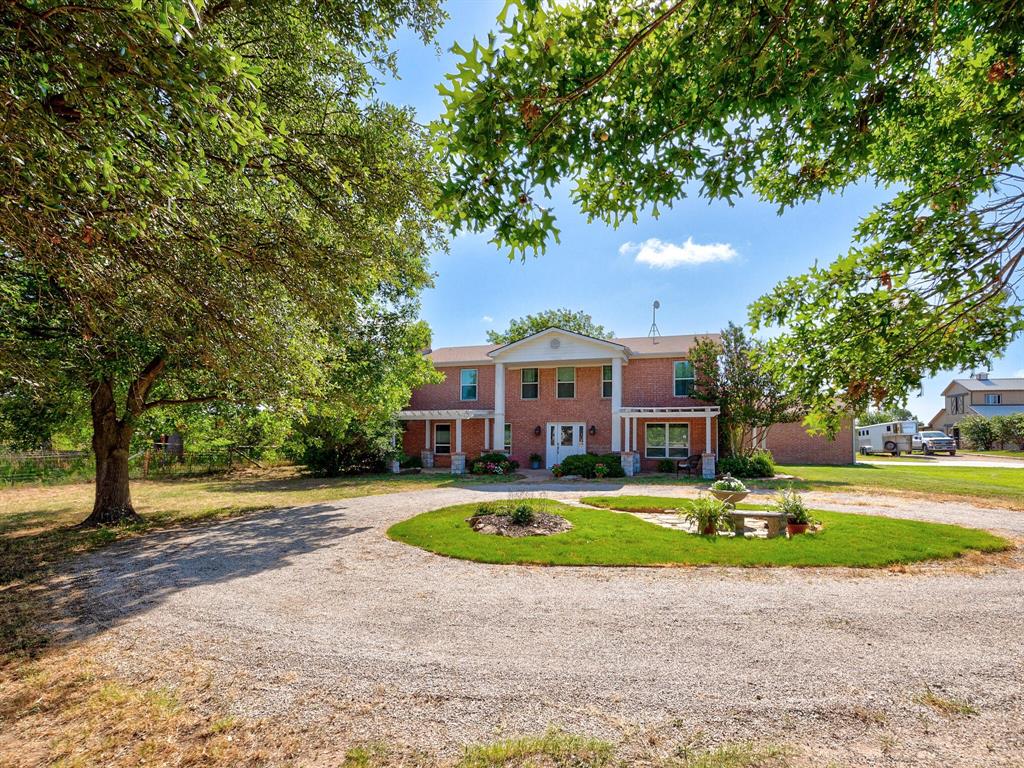 5850 Mineral Wells Highway Property Photo 4