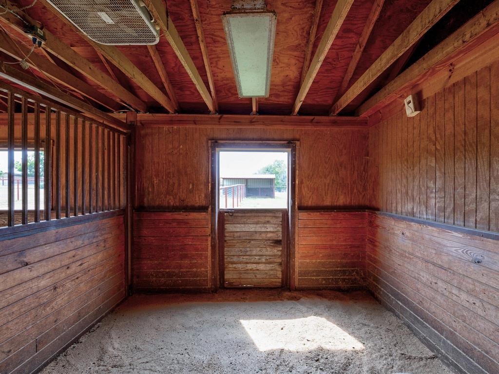 5850 Mineral Wells Highway Property Photo 30
