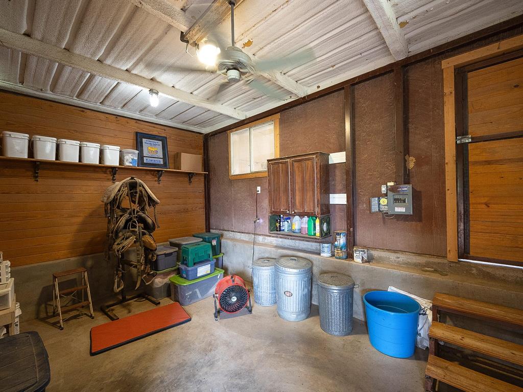 5850 Mineral Wells Highway Property Photo 31