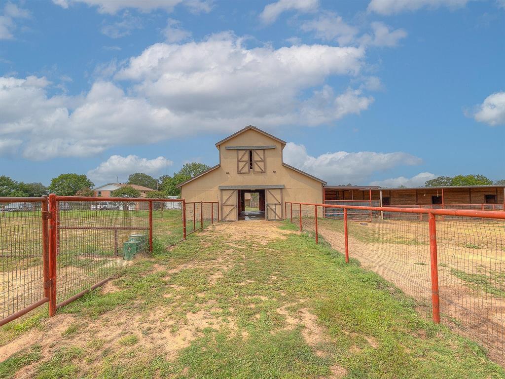 5850 Mineral Wells Highway Property Photo 32