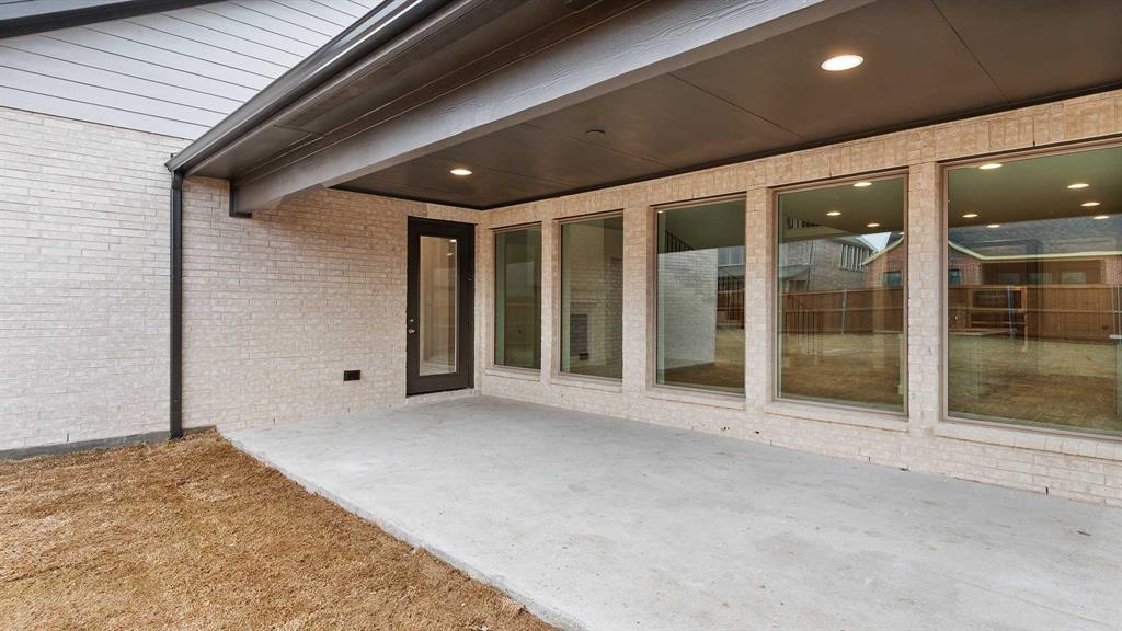 1738 Hillside Stroll Drive Property Photo 22