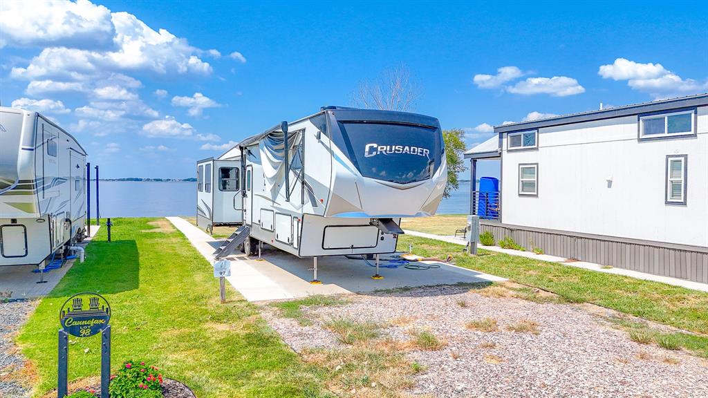 6452 Peninsula Road Property Photo 1