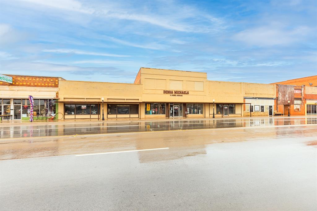 1242 Commercial Avenue Property Photo 1