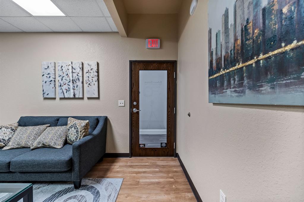 1125 S Ball Street Property Photo 10