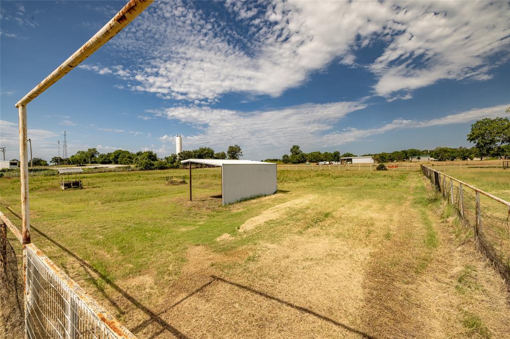 207 Lazy B Lane Property Photo 3