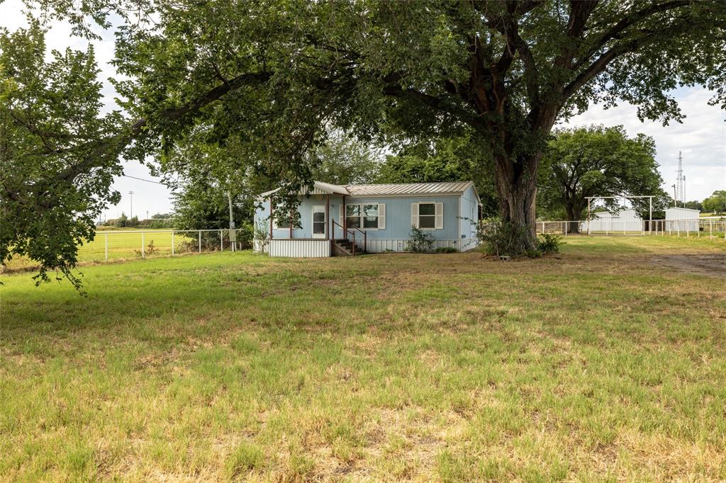 207 Lazy B Lane Property Photo 5