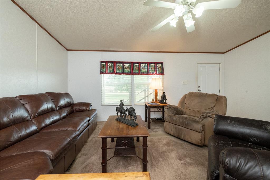 207 Lazy B Lane Property Photo 8