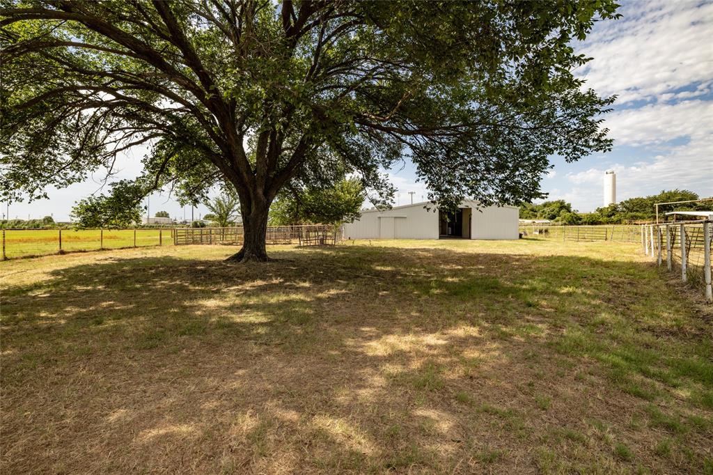207 Lazy B Lane Property Photo 31