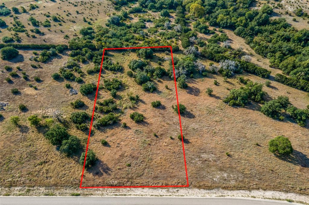 1709 Hidden Oaks Trail Property Photo 4