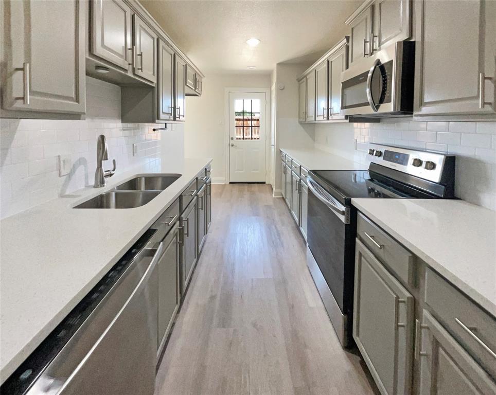 14027 Brookgreen Drive Property Photo 4