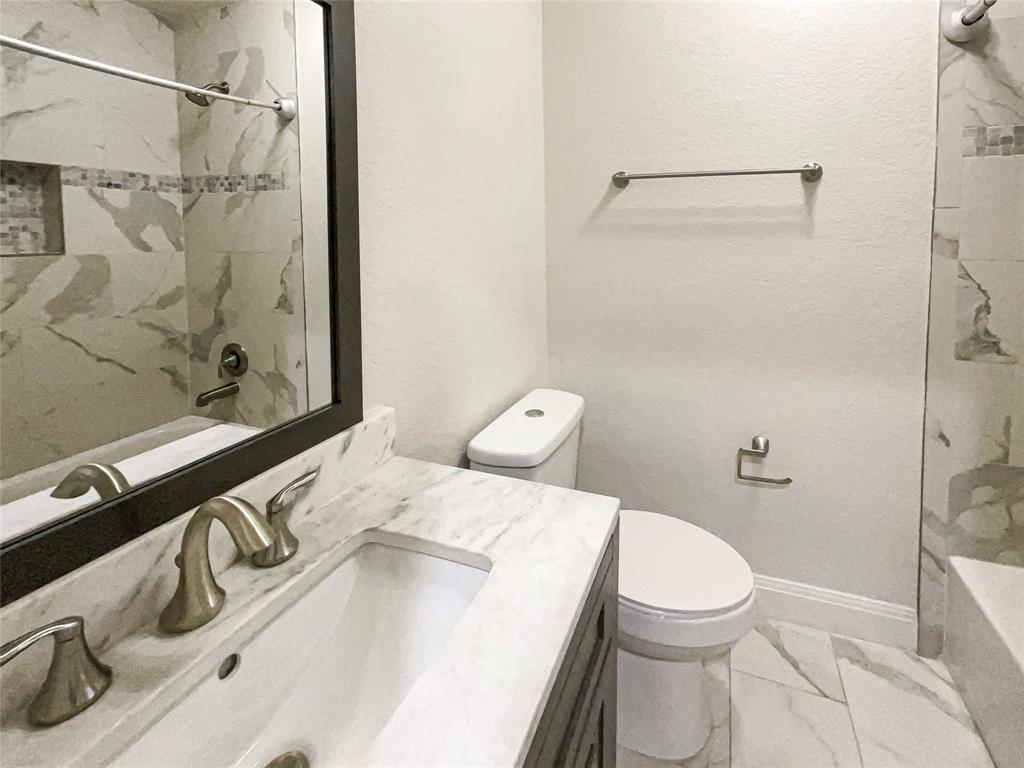 14027 Brookgreen Drive Property Photo 5