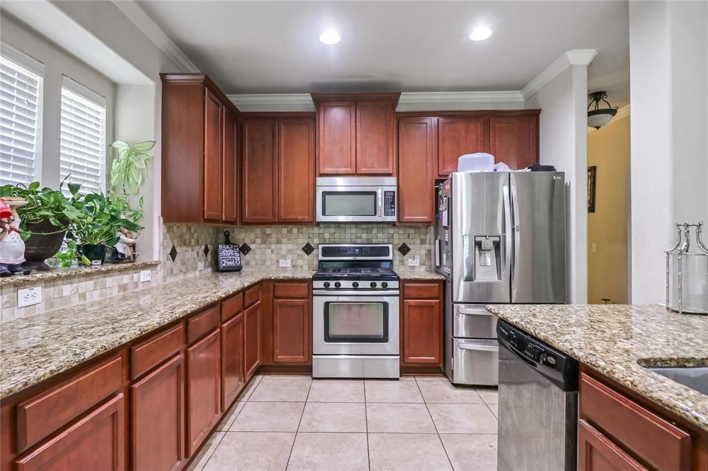 508 Glen Cove Court Property Photo 3