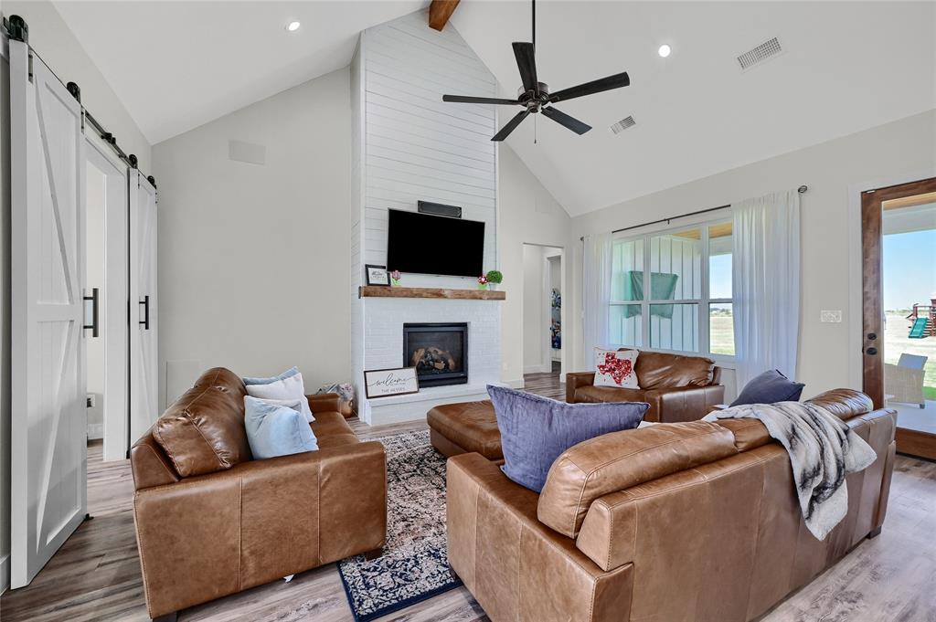 1553 South Road Property Photo 11