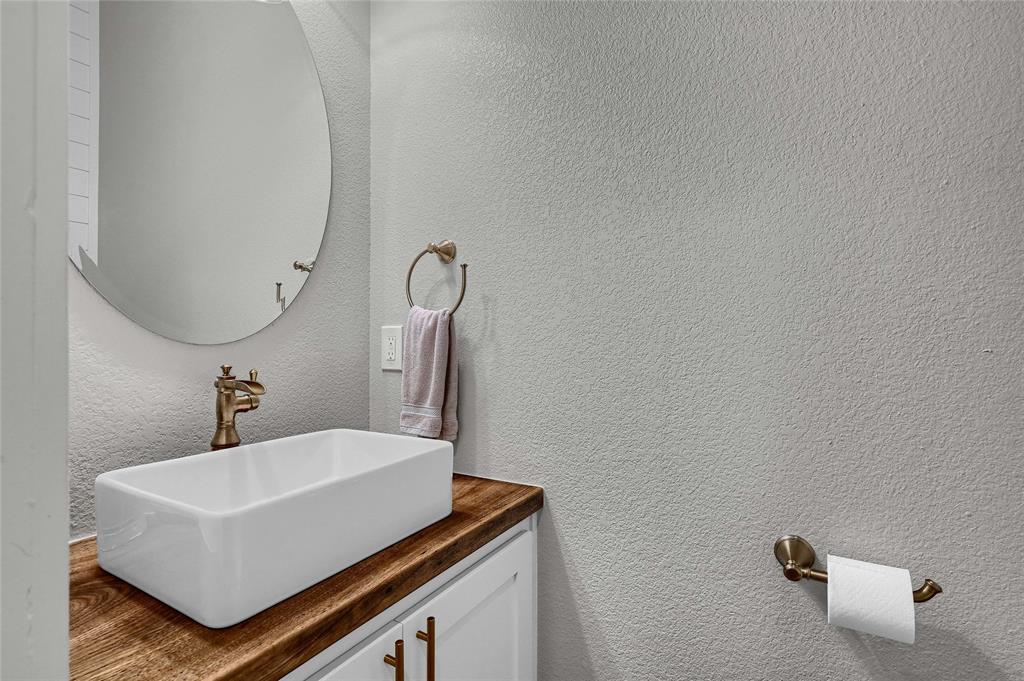 1553 South Road Property Photo 27