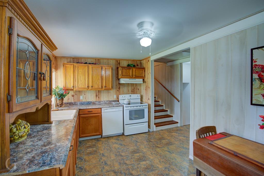 121 Willow Street Property Photo 11