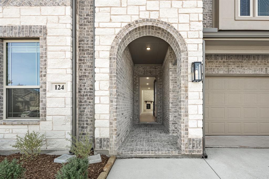 124 Verbena Ridge Drive Property Photo 4