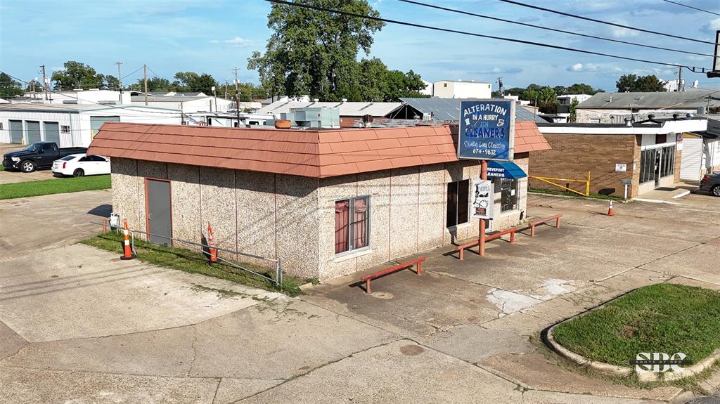 1134 N Market Street Property Photo 2