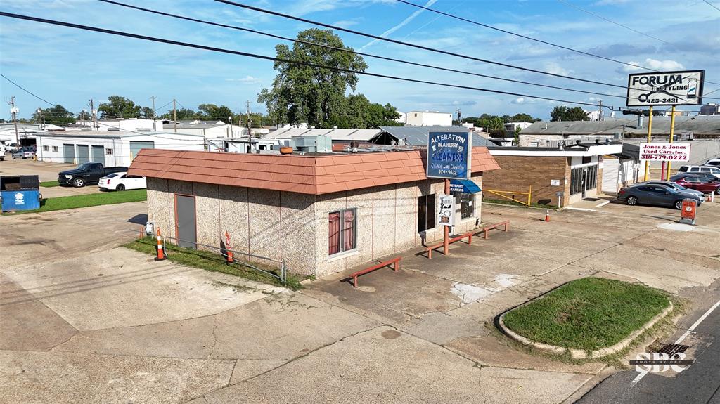1134 N Market Street Property Photo 4
