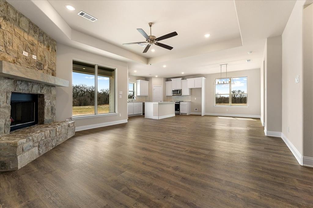 1045 Leo Lane Property Photo 3