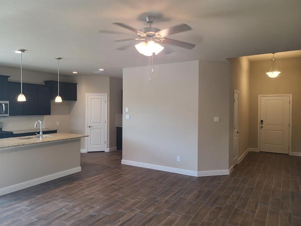 5254 Crystal Lake Avenue Property Photo 3