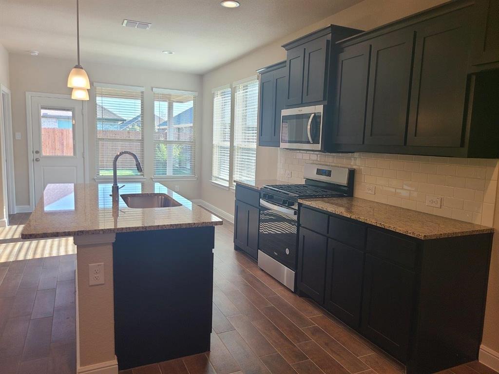 5254 Crystal Lake Avenue Property Photo 4