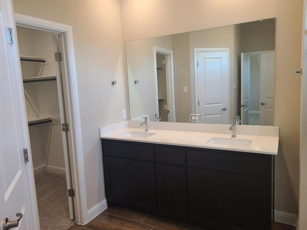 5254 Crystal Lake Avenue Property Photo 6