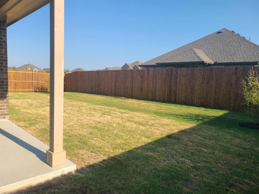 5254 Crystal Lake Avenue Property Photo 8
