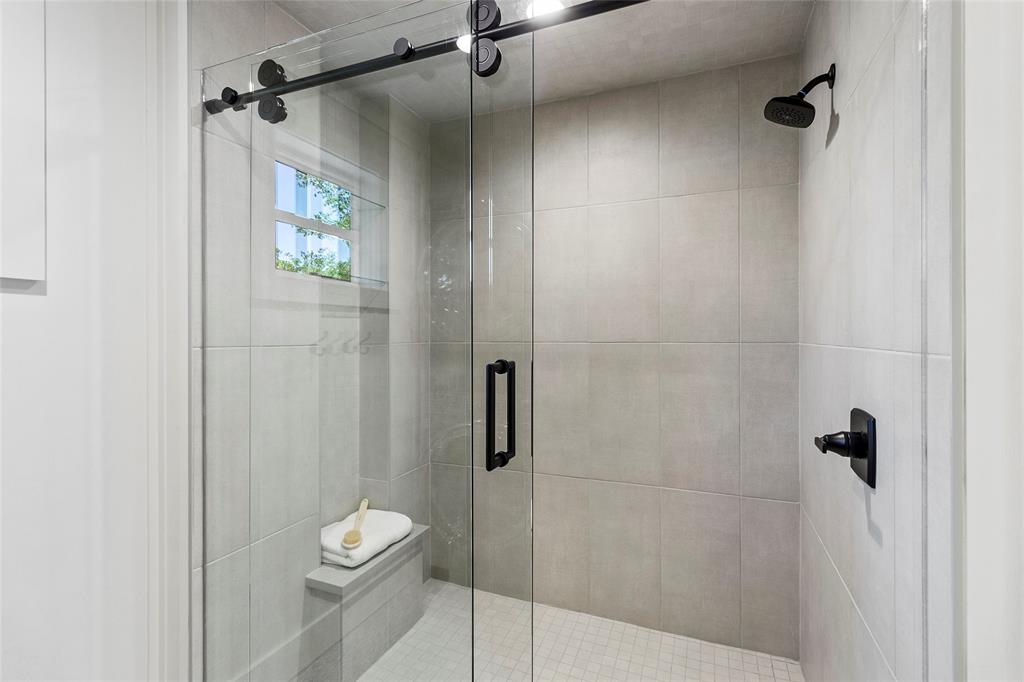 2512 Alta Mira Drive Property Photo 29