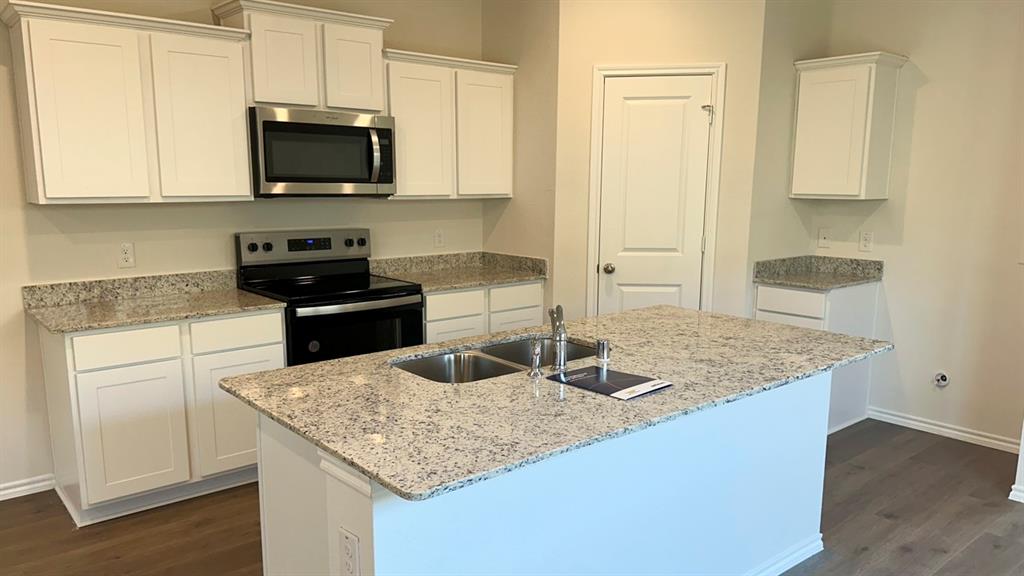 1427 Canongate Drive Property Photo 2