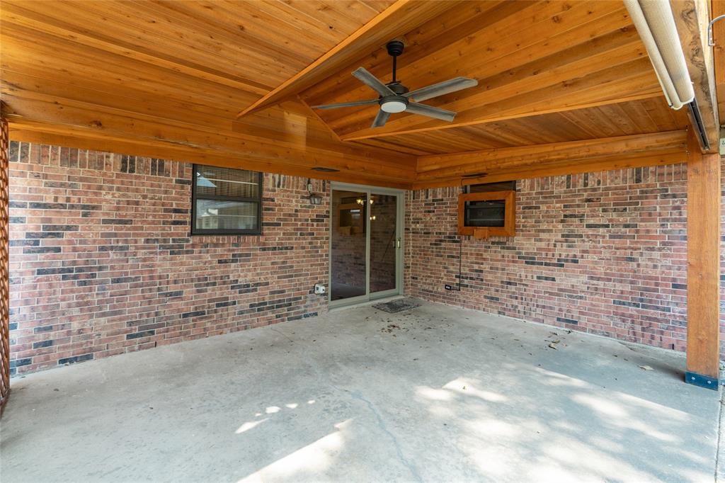 110 Oak Glen Drive Property Photo 5