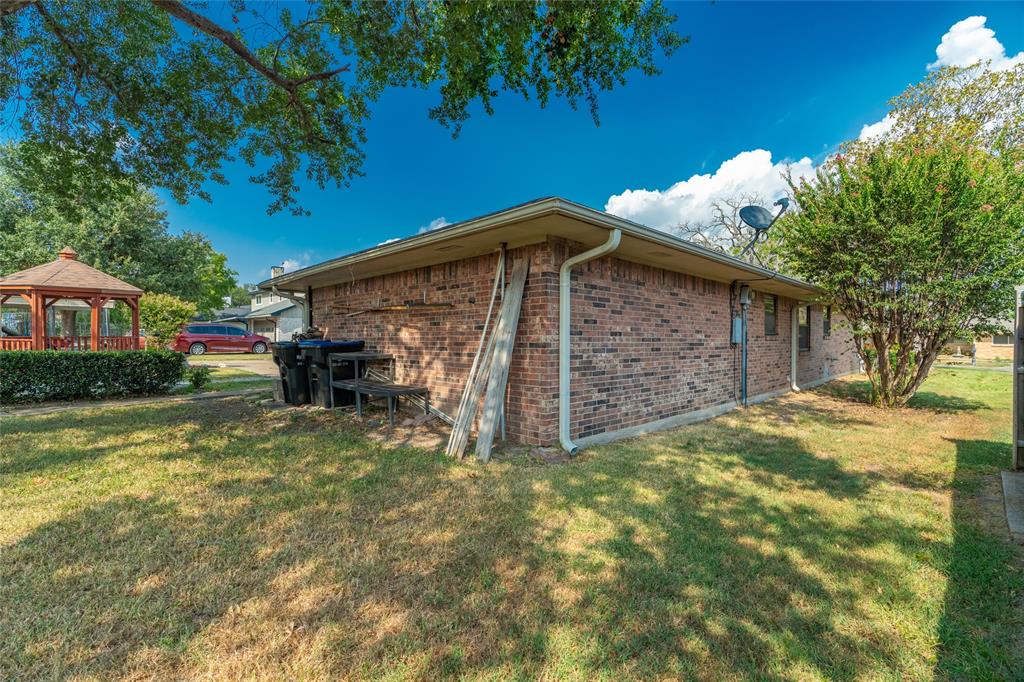 110 Oak Glen Drive Property Photo 12