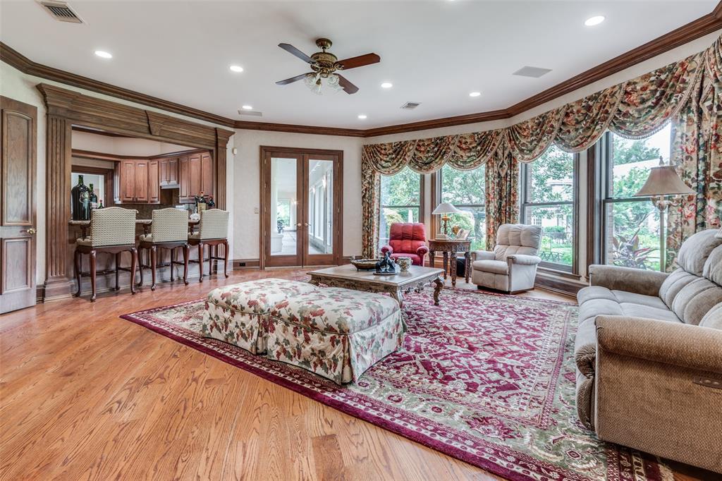 2777 I-30 Property Photo 13
