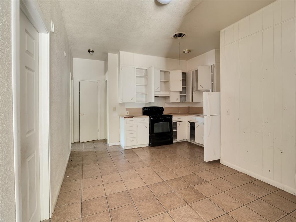 113 S Reagan Street Property Photo 10