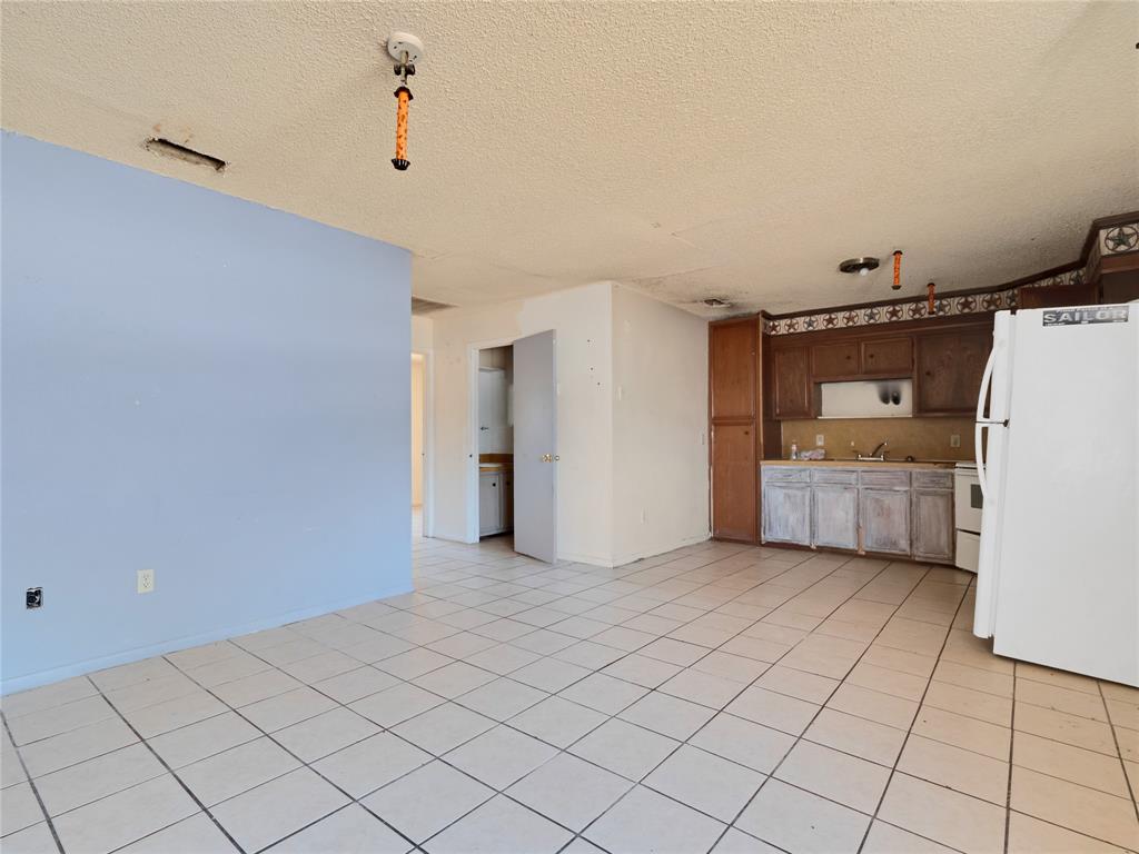113 S Reagan Street Property Photo 17