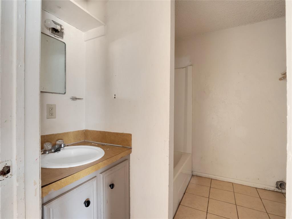113 S Reagan Street Property Photo 19