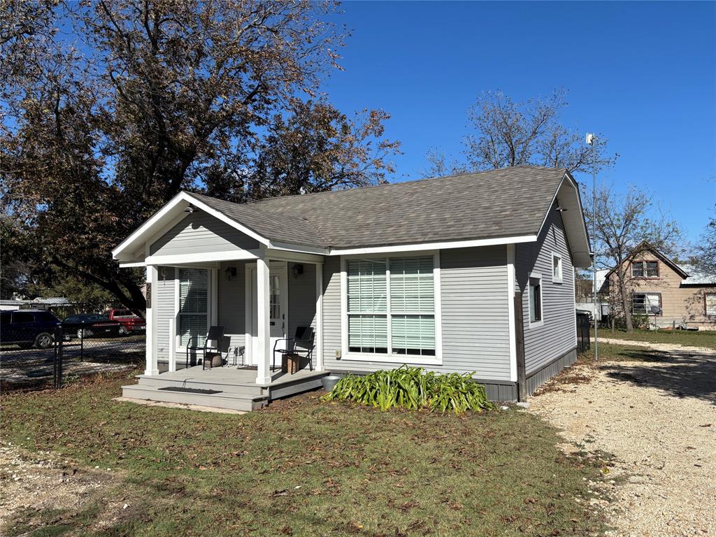 201 E Pollock Street Property Photo