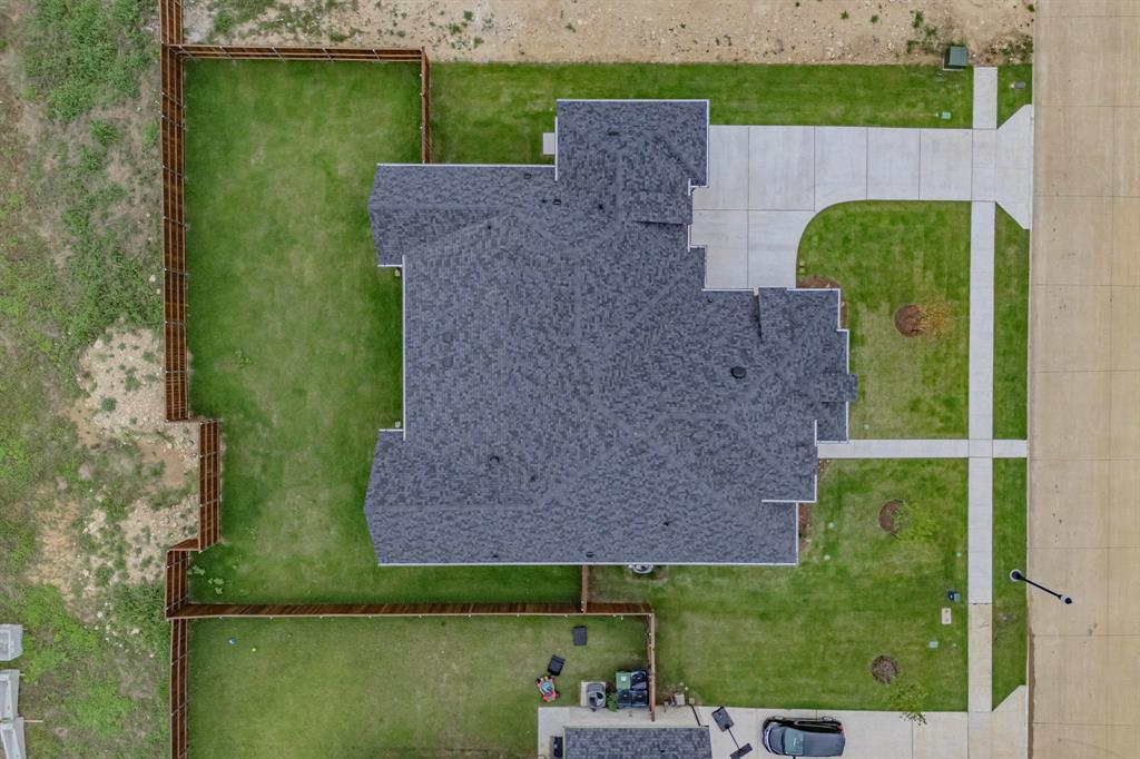 7113 Woodside Drive Property Photo 4