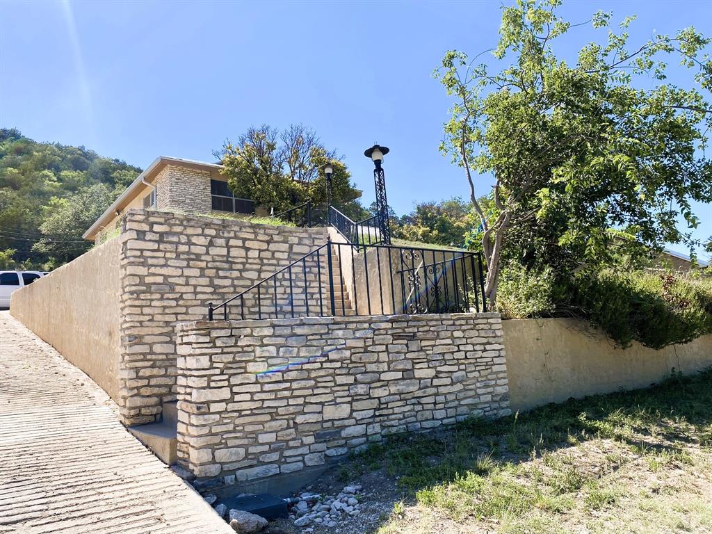 120 Bluebonnet Drive Property Photo 2