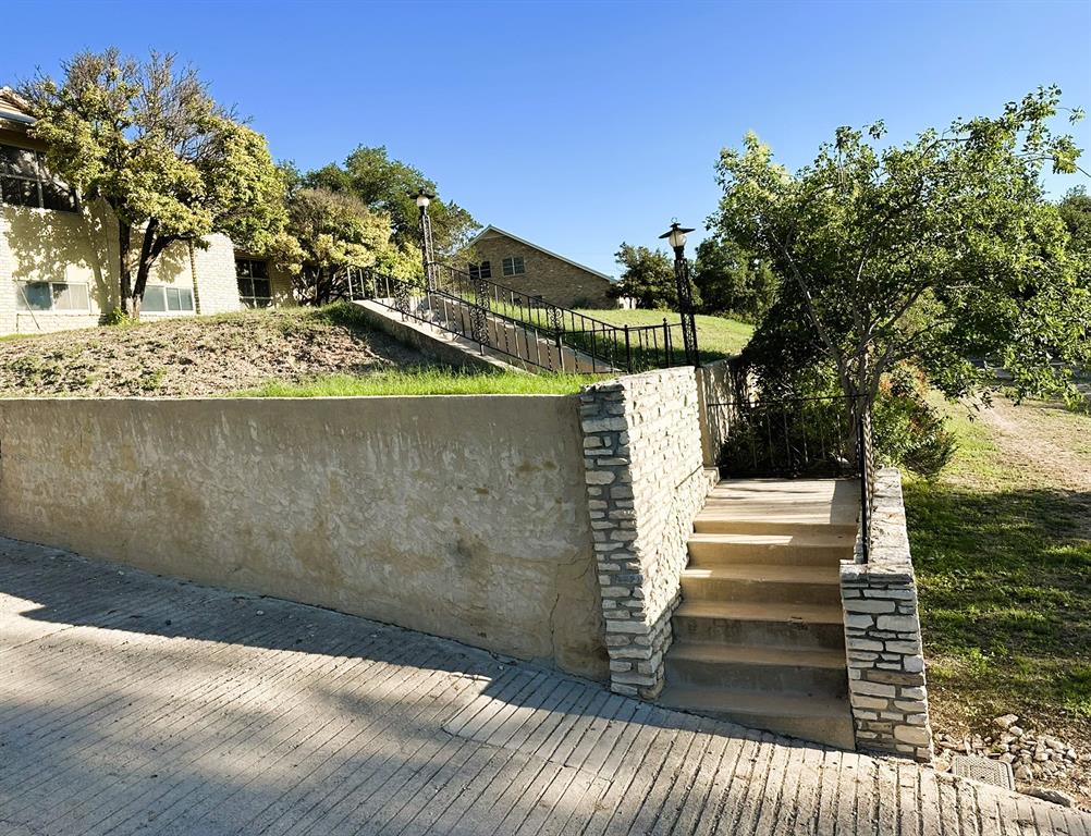120 Bluebonnet Drive Property Photo 11