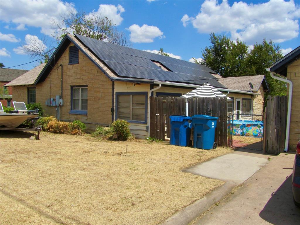 1001 E Elm Street Property Photo 4