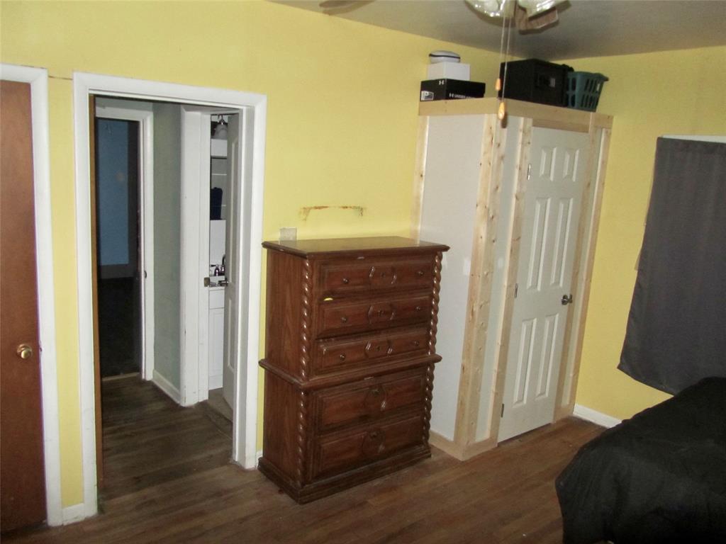 1001 E Elm Street Property Photo 14