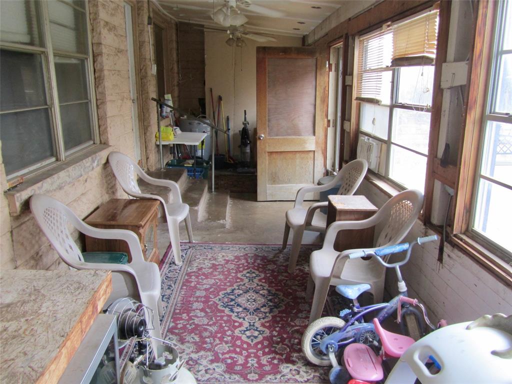 1001 E Elm Street Property Photo 18
