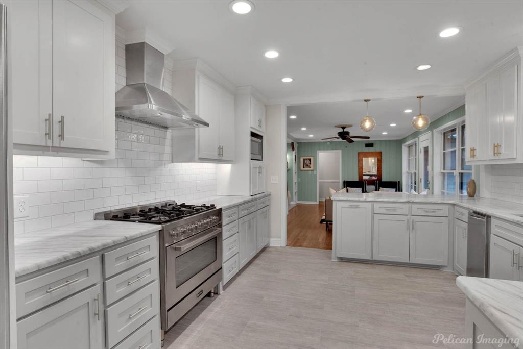 717 Oak Hill Drive Property Photo 1