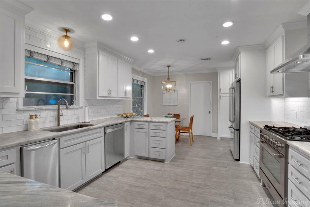 717 Oak Hill Drive Property Photo 3