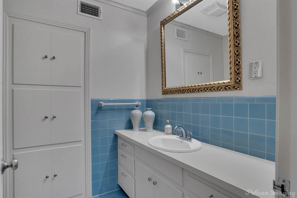 717 Oak Hill Drive Property Photo 18