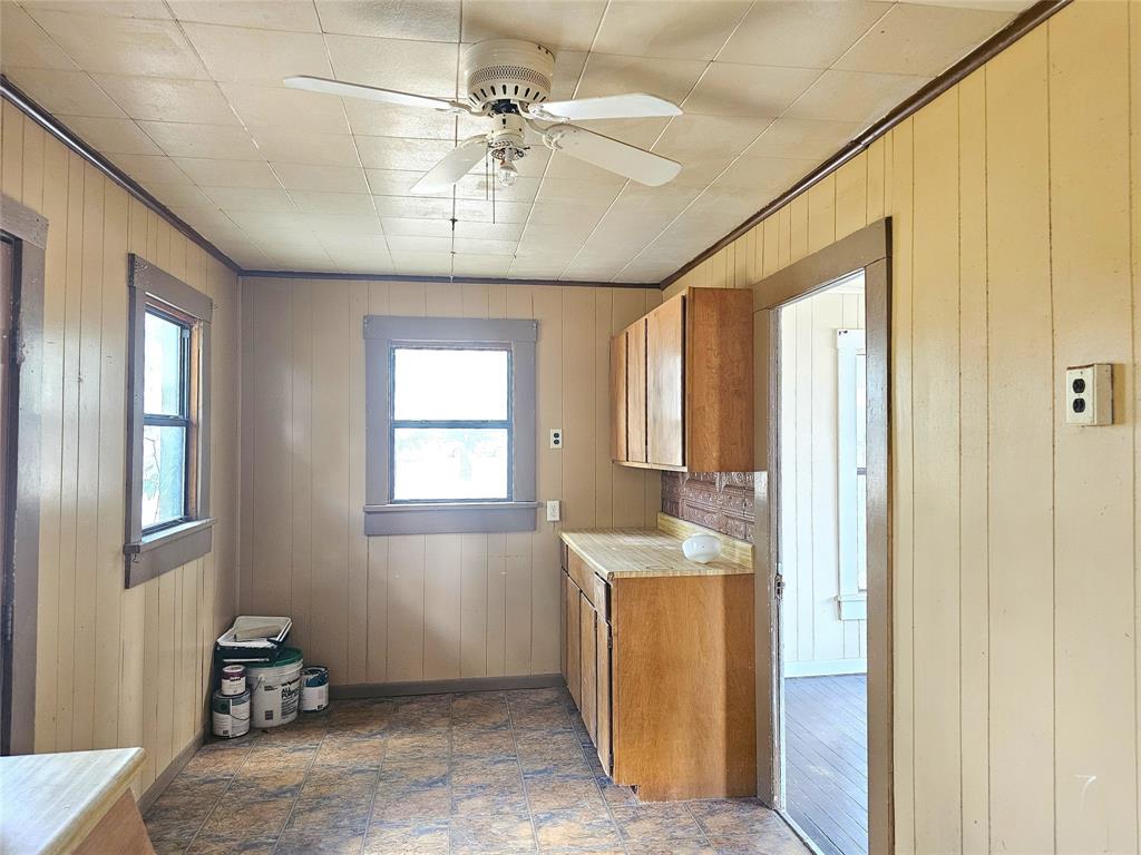 216 E Pecan Street Property Photo 7