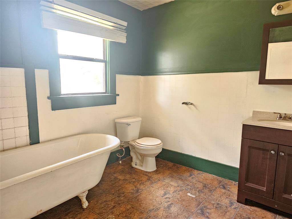 216 E Pecan Street Property Photo 10